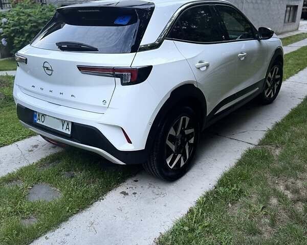 Белый Опель Mokka, объемом двигателя 0 л и пробегом 64 тыс. км за 17200 $, фото 2 на Automoto.ua
