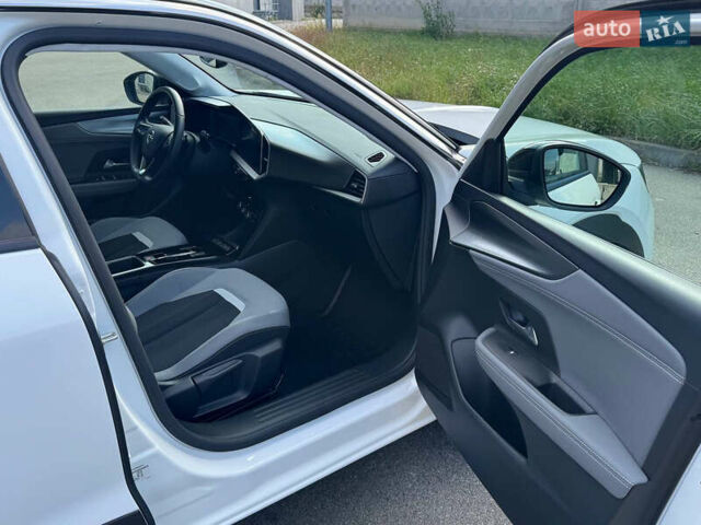 Белый Опель Mokka, объемом двигателя 1.2 л и пробегом 33 тыс. км за 18800 $, фото 28 на Automoto.ua