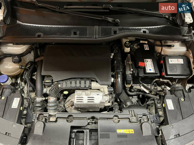 Білий Опель Mokka, об'ємом двигуна 1.2 л та пробігом 73 тис. км за 22222 $, фото 7 на Automoto.ua