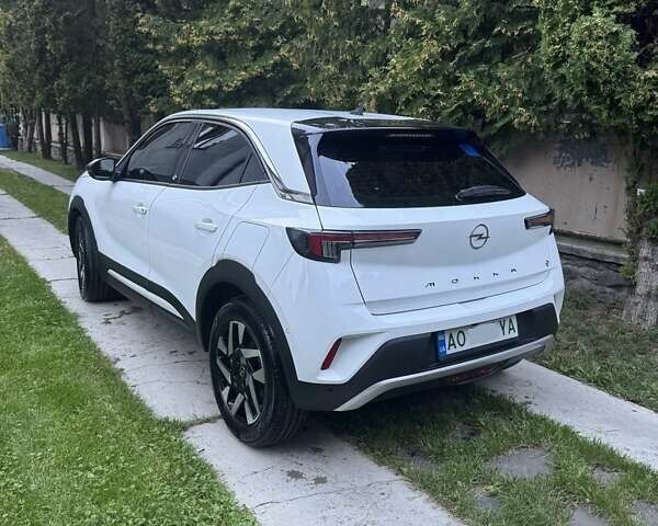 Белый Опель Mokka, объемом двигателя 0 л и пробегом 64 тыс. км за 17200 $, фото 3 на Automoto.ua