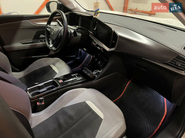 Білий Опель Mokka, об'ємом двигуна 1.2 л та пробігом 73 тис. км за 22222 $, фото 14 на Automoto.ua