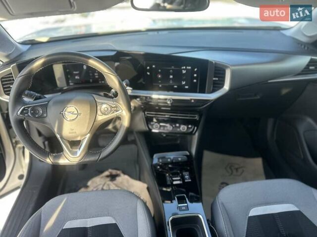 Белый Опель Mokka, объемом двигателя 1.2 л и пробегом 98 тыс. км за 16100 $, фото 7 на Automoto.ua