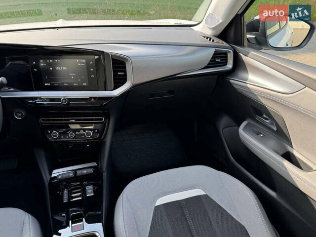 Белый Опель Mokka, объемом двигателя 1.2 л и пробегом 33 тыс. км за 18800 $, фото 34 на Automoto.ua