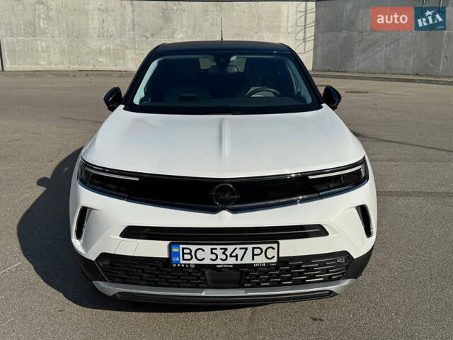 Белый Опель Mokka, объемом двигателя 1.2 л и пробегом 33 тыс. км за 18800 $, фото 2 на Automoto.ua