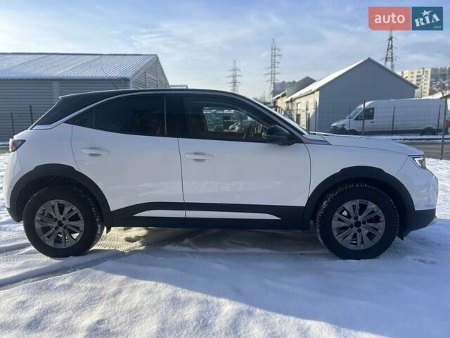 Белый Опель Mokka, объемом двигателя 1.2 л и пробегом 98 тыс. км за 16100 $, фото 3 на Automoto.ua