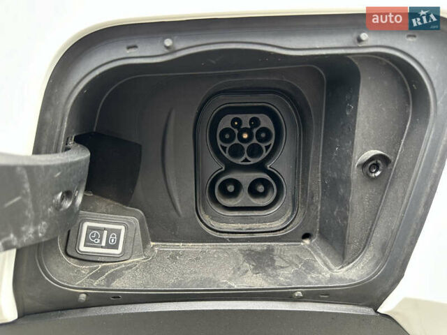 Білий Опель Mokka, об'ємом двигуна 0 л та пробігом 80 тис. км за 16900 $, фото 18 на Automoto.ua