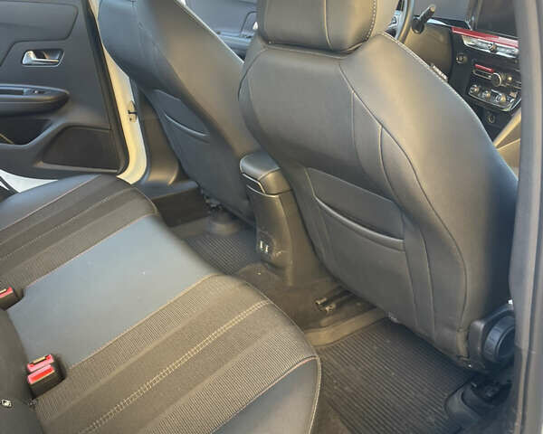 Білий Опель Mokka, об'ємом двигуна 1.2 л та пробігом 16 тис. км за 20999 $, фото 10 на Automoto.ua
