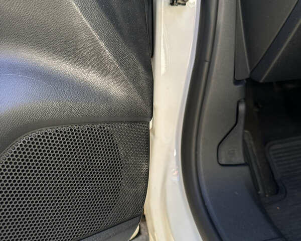 Белый Опель Mokka, объемом двигателя 1.2 л и пробегом 34 тыс. км за 19000 $, фото 24 на Automoto.ua