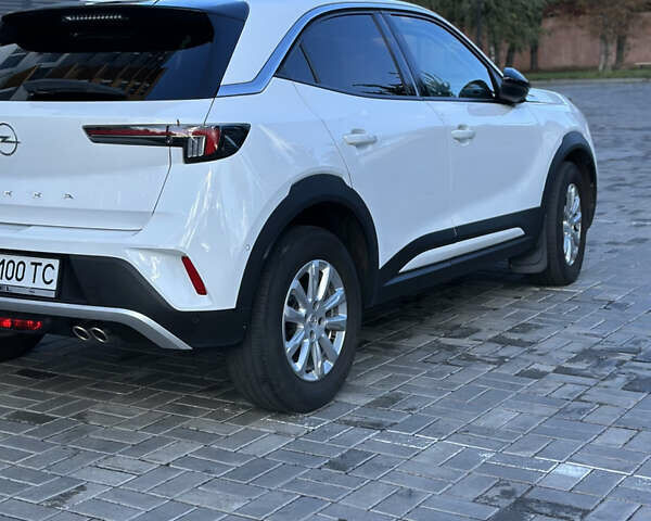 Опель Mokka 2021 в Черкассах на Automoto.ua Белый Опель Mokka, объемом двигателя 1.2 л и пробегом 86 тыс. км за 17500 $, фото 2 на Automoto.ua