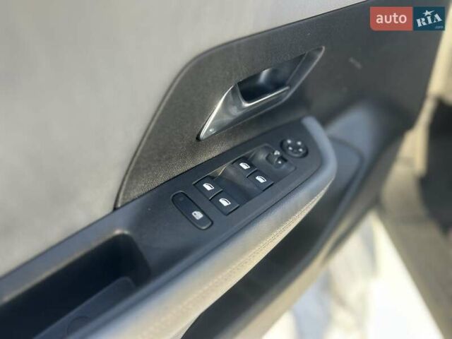 Белый Опель Mokka, объемом двигателя 1.2 л и пробегом 98 тыс. км за 16100 $, фото 16 на Automoto.ua