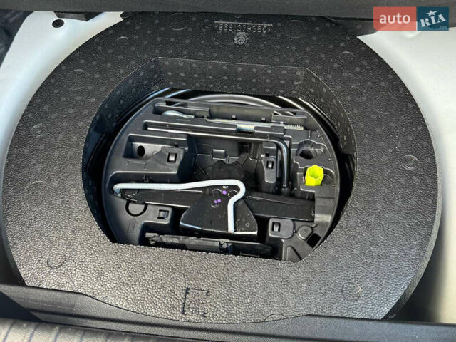 Белый Опель Mokka, объемом двигателя 1.2 л и пробегом 33 тыс. км за 18800 $, фото 44 на Automoto.ua