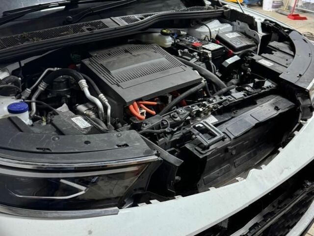 Белый Опель Mokka, объемом двигателя 0 л и пробегом 29 тыс. км за 18000 $, фото 15 на Automoto.ua