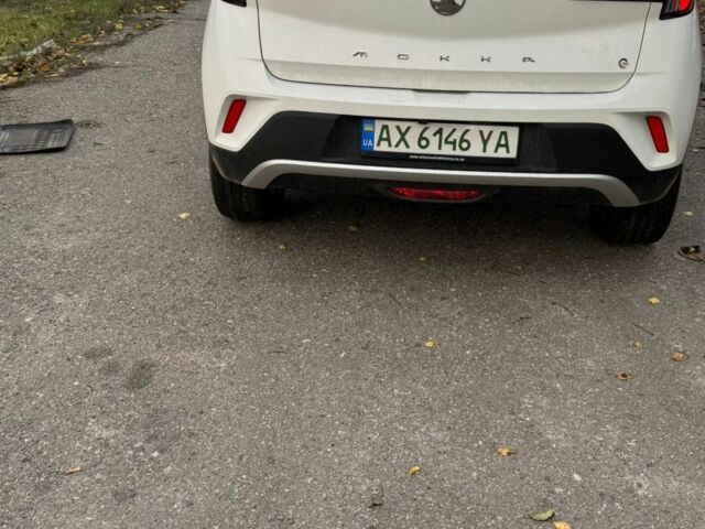 Белый Опель Mokka, объемом двигателя 0 л и пробегом 29 тыс. км за 18000 $, фото 1 на Automoto.ua