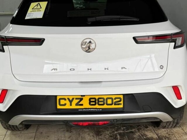 Белый Опель Mokka, объемом двигателя 0 л и пробегом 29 тыс. км за 18000 $, фото 18 на Automoto.ua