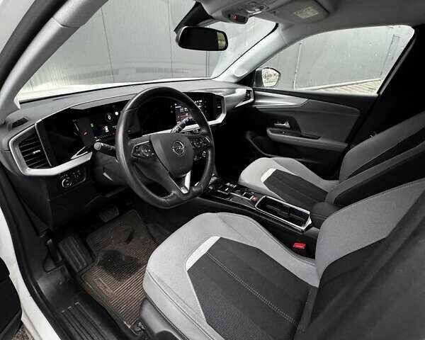 Белый Опель Mokka, объемом двигателя 1.2 л и пробегом 22 тыс. км за 17000 $, фото 8 на Automoto.ua