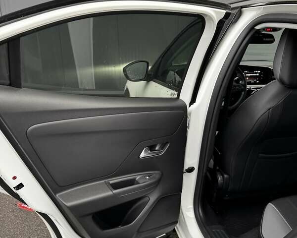 Белый Опель Mokka, объемом двигателя 1.2 л и пробегом 22 тыс. км за 17000 $, фото 7 на Automoto.ua