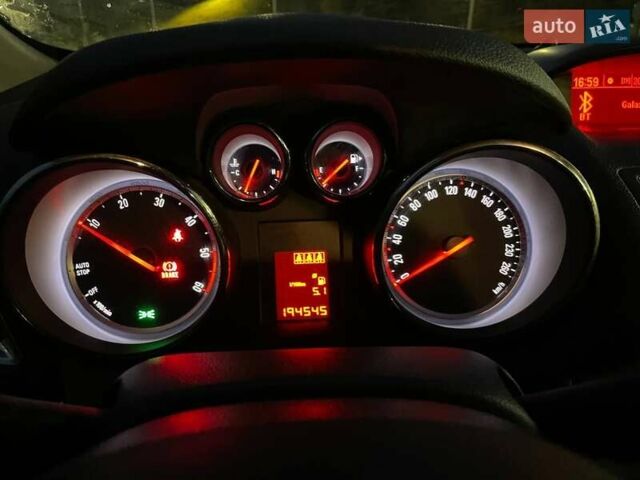 Черный Опель Mokka, объемом двигателя 1.69 л и пробегом 194 тыс. км за 9999 $, фото 43 на Automoto.ua