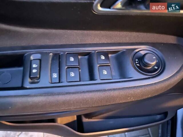 Черный Опель Mokka, объемом двигателя 1.69 л и пробегом 194 тыс. км за 9999 $, фото 38 на Automoto.ua