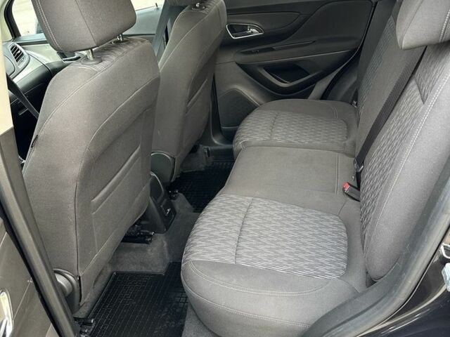 Черный Опель Mokka, объемом двигателя 1.6 л и пробегом 159 тыс. км за 10400 $, фото 6 на Automoto.ua