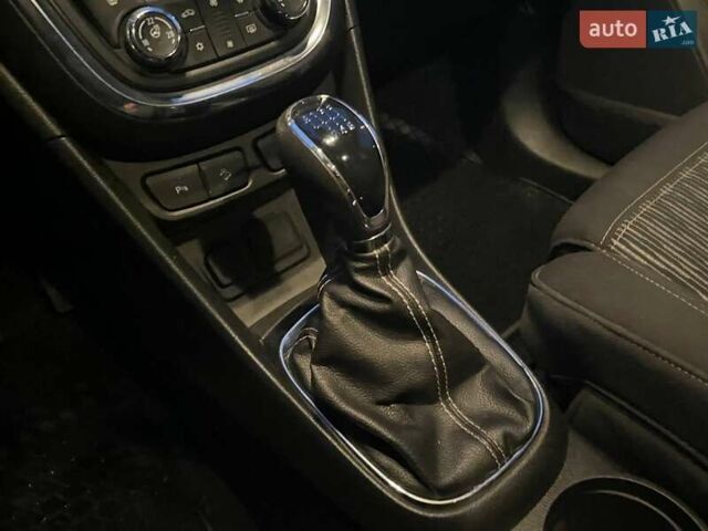 Черный Опель Mokka, объемом двигателя 1.69 л и пробегом 194 тыс. км за 9999 $, фото 37 на Automoto.ua