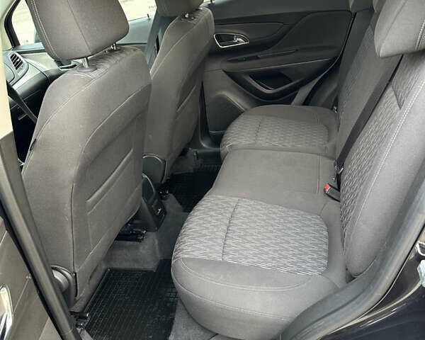 Черный Опель Mokka, объемом двигателя 1.6 л и пробегом 159 тыс. км за 10400 $, фото 6 на Automoto.ua