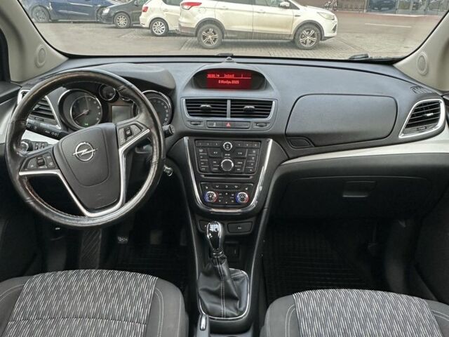 Черный Опель Mokka, объемом двигателя 1.6 л и пробегом 159 тыс. км за 10400 $, фото 5 на Automoto.ua