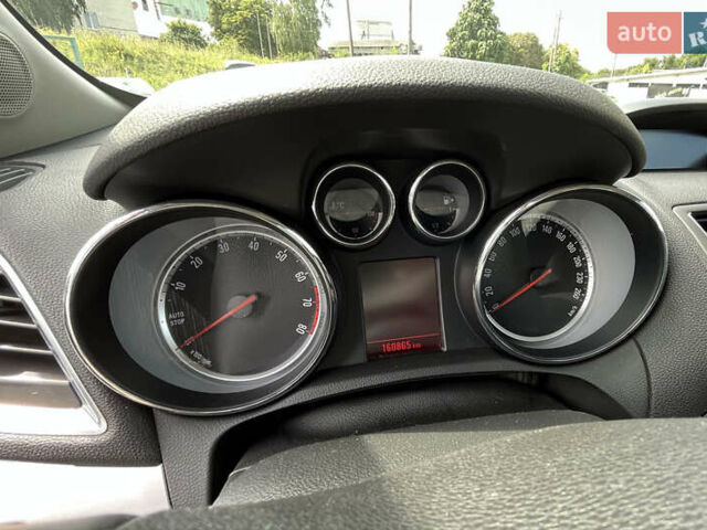 Черный Опель Mokka, объемом двигателя 1.36 л и пробегом 160 тыс. км за 12500 $, фото 13 на Automoto.ua