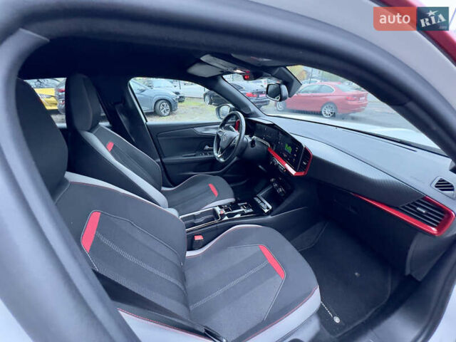 Белый Опель Mokka-e, объемом двигателя 0 л и пробегом 85 тыс. км за 15900 $, фото 42 на Automoto.ua