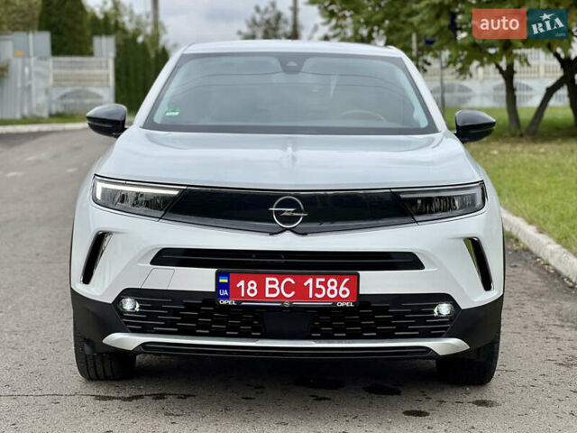Белый Опель Mokka-e, объемом двигателя 0 л и пробегом 68 тыс. км за 16650 $, фото 5 на Automoto.ua