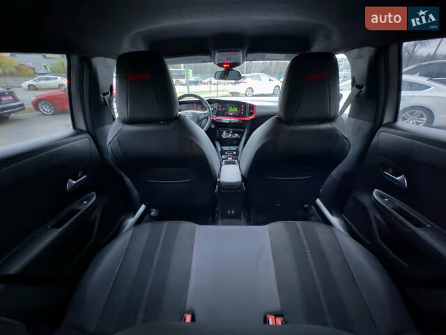 Белый Опель Mokka-e, объемом двигателя 0 л и пробегом 85 тыс. км за 15900 $, фото 40 на Automoto.ua