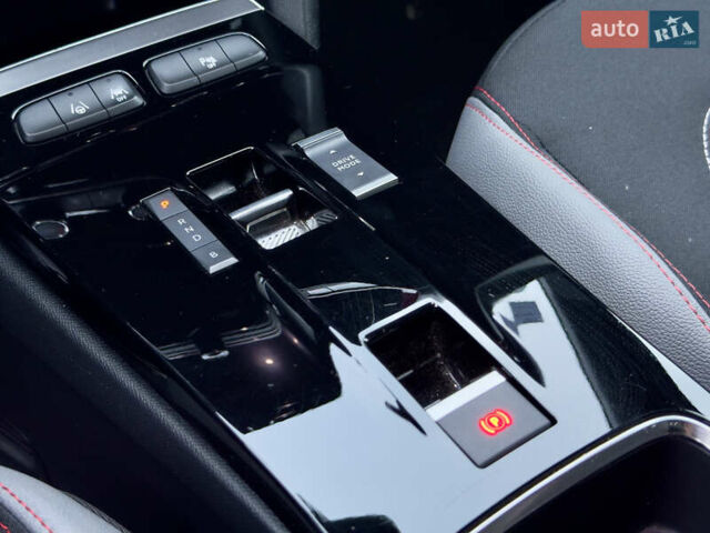 Белый Опель Mokka-e, объемом двигателя 0 л и пробегом 85 тыс. км за 15900 $, фото 24 на Automoto.ua