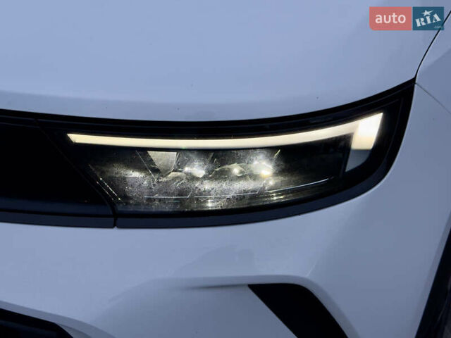 Белый Опель Mokka-e, объемом двигателя 0 л и пробегом 85 тыс. км за 15900 $, фото 45 на Automoto.ua