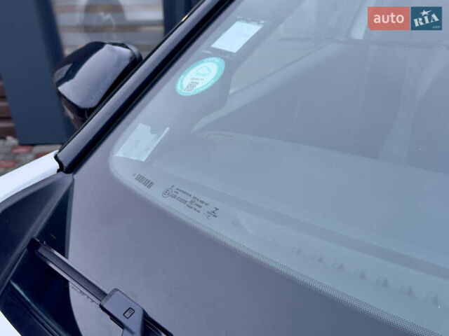 Белый Опель Mokka-e, объемом двигателя 0 л и пробегом 85 тыс. км за 15900 $, фото 13 на Automoto.ua