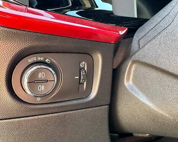Белый Опель Mokka-e, объемом двигателя 0 л и пробегом 35 тыс. км за 17000 $, фото 44 на Automoto.ua