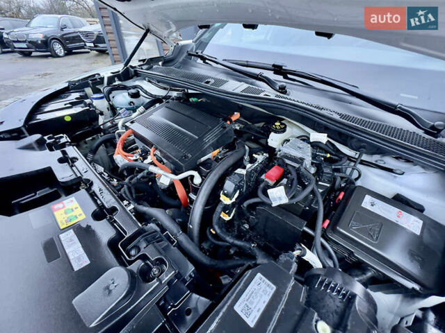 Белый Опель Mokka-e, объемом двигателя 0 л и пробегом 85 тыс. км за 15900 $, фото 47 на Automoto.ua