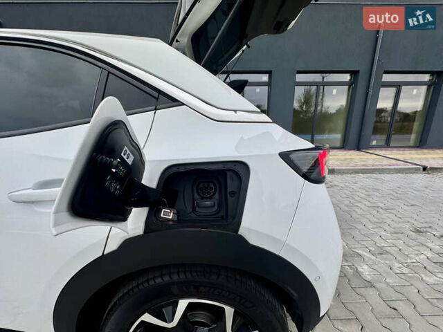 Білий Опель Mokka-e, об'ємом двигуна 0 л та пробігом 76 тис. км за 17600 $, фото 16 на Automoto.ua