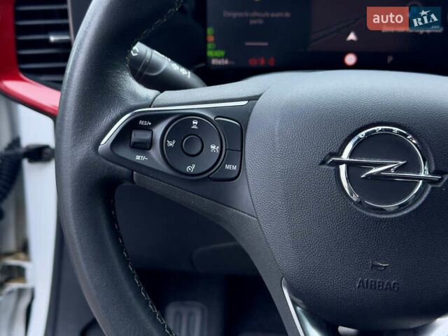 Белый Опель Mokka-e, объемом двигателя 0 л и пробегом 85 тыс. км за 15900 $, фото 23 на Automoto.ua