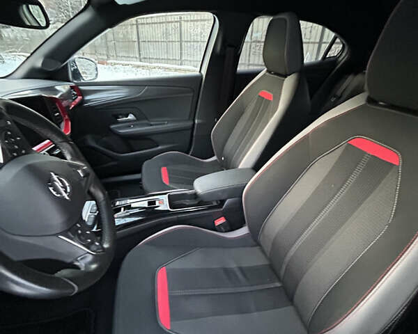 Белый Опель Mokka-e, объемом двигателя 0 л и пробегом 85 тыс. км за 16900 $, фото 17 на Automoto.ua