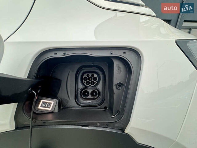 Білий Опель Mokka-e, об'ємом двигуна 0 л та пробігом 76 тис. км за 17600 $, фото 17 на Automoto.ua