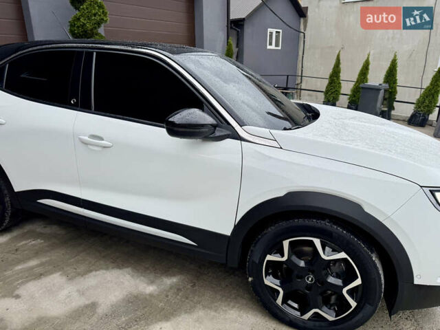 Білий Опель Mokka-e, об'ємом двигуна 0 л та пробігом 75 тис. км за 16500 $, фото 10 на Automoto.ua