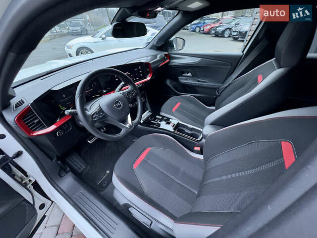 Белый Опель Mokka-e, объемом двигателя 0 л и пробегом 85 тыс. км за 15900 $, фото 19 на Automoto.ua