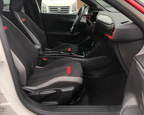 Белый Опель Mokka-e, объемом двигателя 0 л и пробегом 35 тыс. км за 17000 $, фото 39 на Automoto.ua