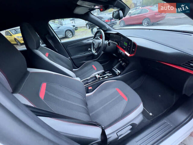 Белый Опель Mokka-e, объемом двигателя 0 л и пробегом 85 тыс. км за 15900 $, фото 43 на Automoto.ua