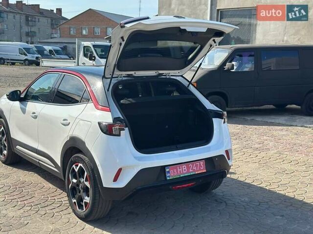 Белый Опель Mokka-e, объемом двигателя 0 л и пробегом 35 тыс. км за 17000 $, фото 6 на Automoto.ua