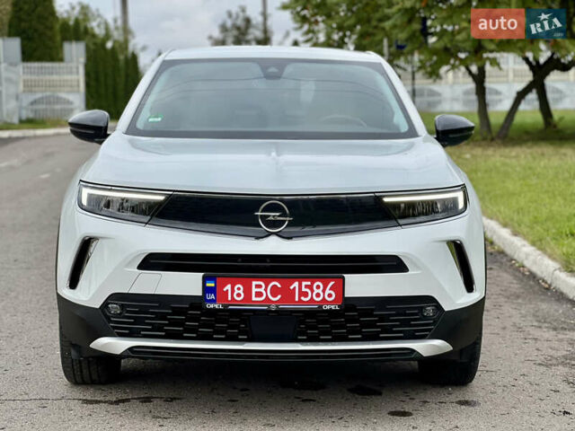 Белый Опель Mokka-e, объемом двигателя 0 л и пробегом 68 тыс. км за 16650 $, фото 3 на Automoto.ua