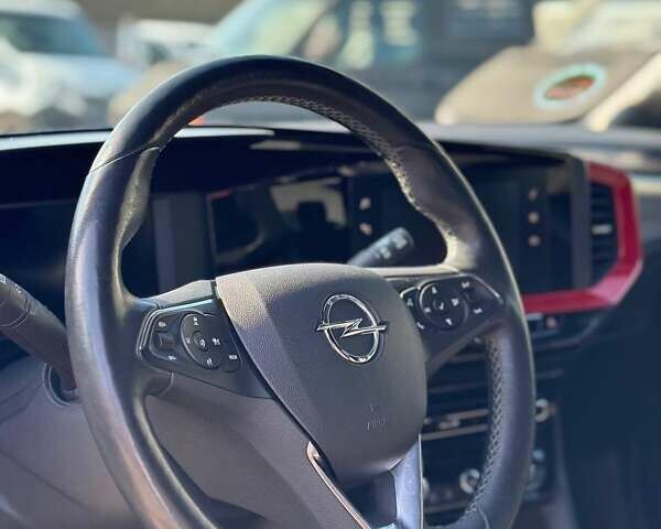 Белый Опель Mokka-e, объемом двигателя 0 л и пробегом 35 тыс. км за 17000 $, фото 46 на Automoto.ua