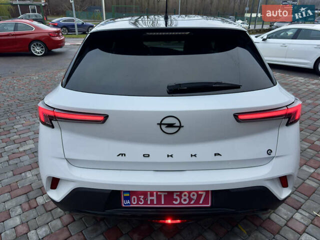 Белый Опель Mokka-e, объемом двигателя 0 л и пробегом 85 тыс. км за 15900 $, фото 8 на Automoto.ua