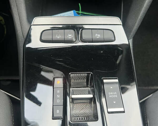 Белый Опель Mokka-e, объемом двигателя 0 л и пробегом 54 тыс. км за 15300 $, фото 26 на Automoto.ua