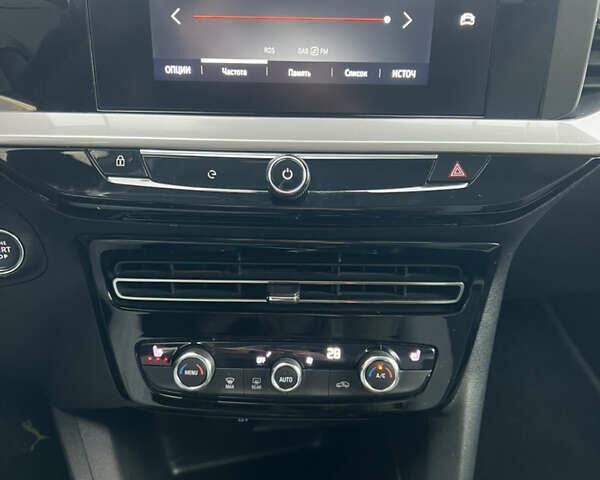 Белый Опель Mokka-e, объемом двигателя 0 л и пробегом 54 тыс. км за 15300 $, фото 24 на Automoto.ua