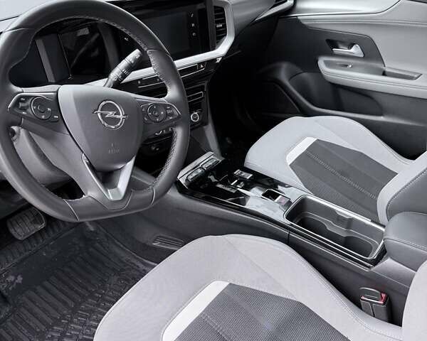 Білий Опель Mokka-e, об'ємом двигуна 0 л та пробігом 62 тис. км за 16400 $, фото 8 на Automoto.ua